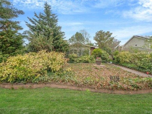 House for sale in Bohemia, New York