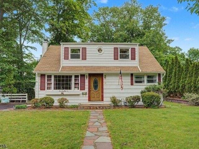 House for sale in Oakland, New Jersey