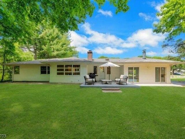 House for sale in Oakland, New Jersey