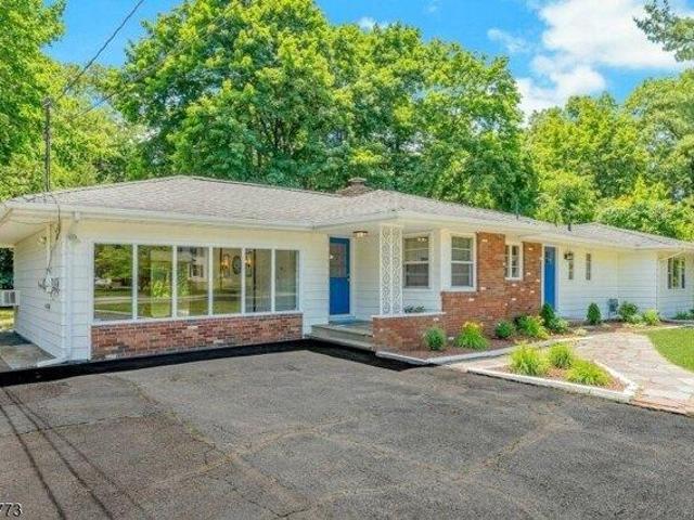 House for sale in Oakland, New Jersey