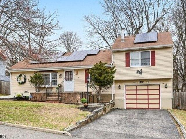 House for sale in Oakland, New Jersey