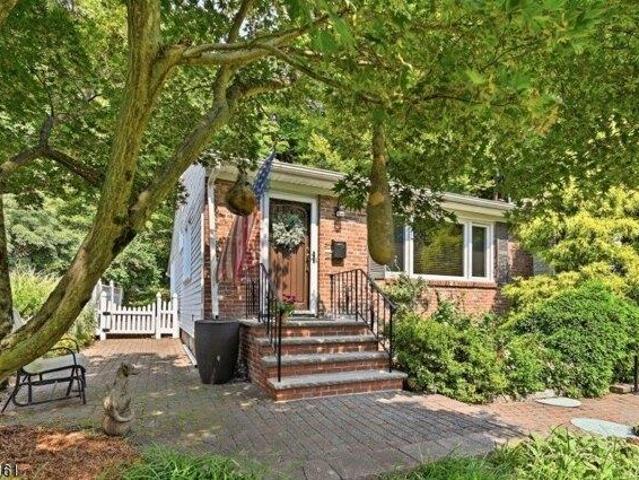 House for sale in Oakland, New Jersey
