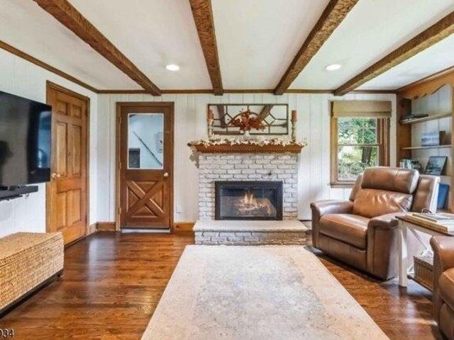 House for sale in Oakland, Bergen County