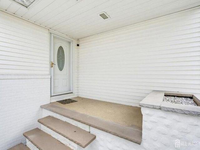 House for sale in Cliffwood, New Jersey