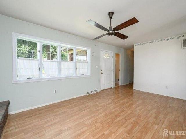 House for sale in Cliffwood, New Jersey