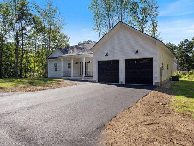 House for sale in Maine