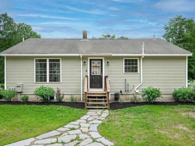 House for sale in Maine