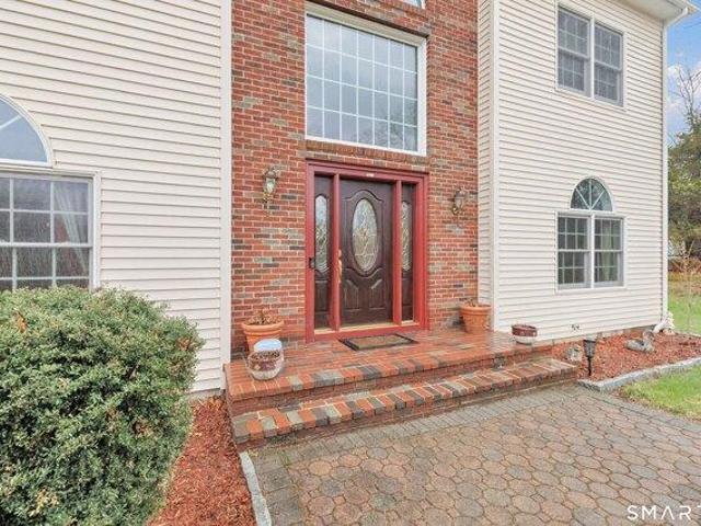 House for sale in Oxford, Connecticut