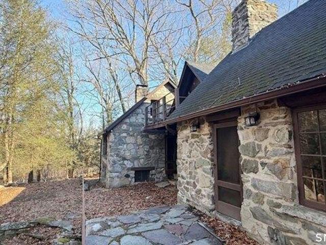 House for sale in Oxford, Connecticut