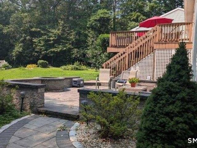 House for sale in Oxford, Connecticut