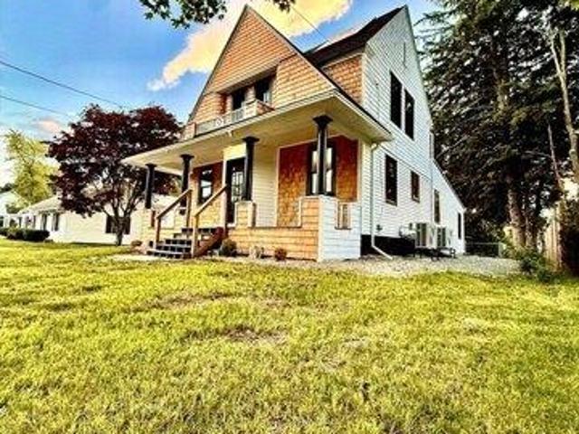 House for sale in North Oxford, Massachusetts