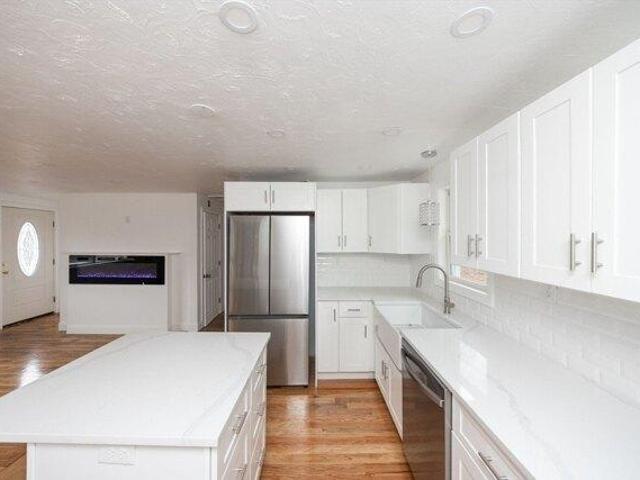 House for sale in North Oxford, Massachusetts