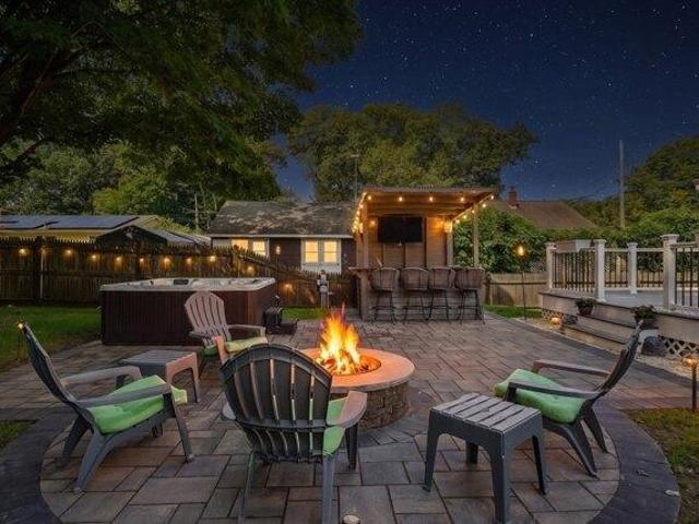 House for sale in North Oxford, Massachusetts