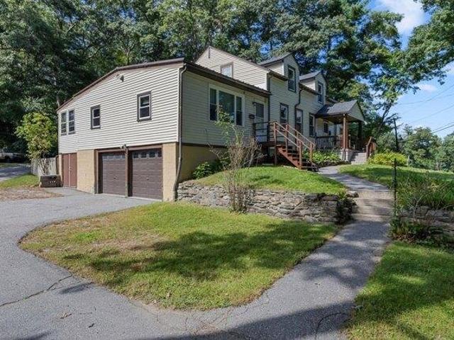 House for sale in North Oxford, Massachusetts