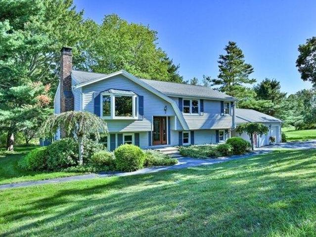 House for sale in North Oxford, Massachusetts