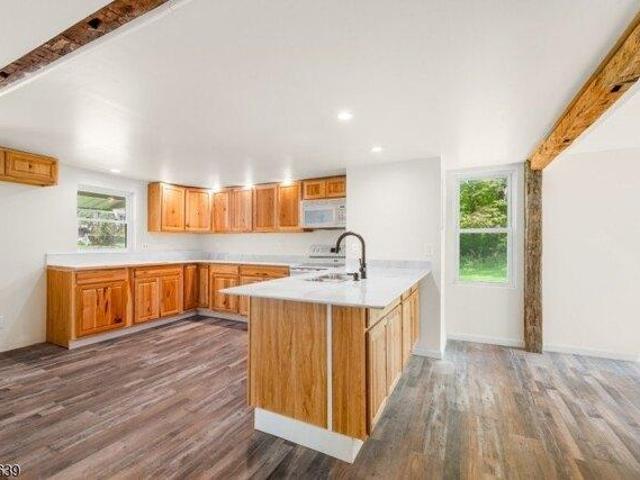 House for sale in Oxford Township, Warren County