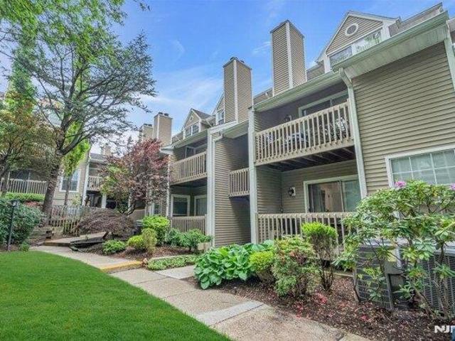 House for sale in Palisades Park, New Jersey