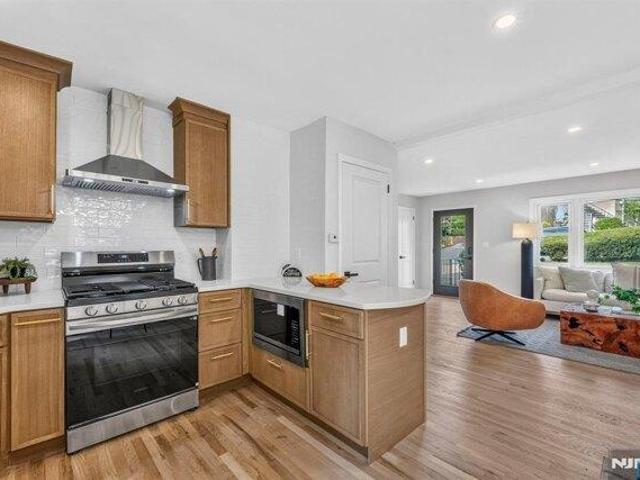 House for sale in Palisades Park, New Jersey