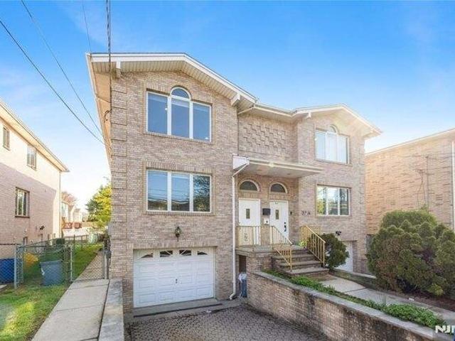 House for sale in Palisades Park, New Jersey