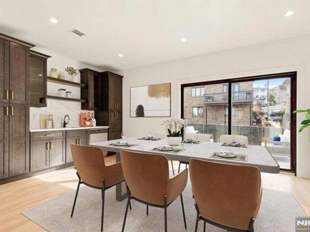 House for sale in Palisades Park, New Jersey