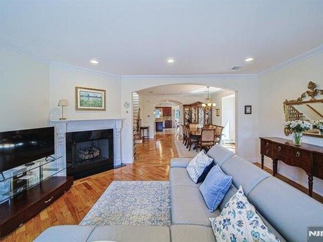 House for sale in Palisades Park, New Jersey