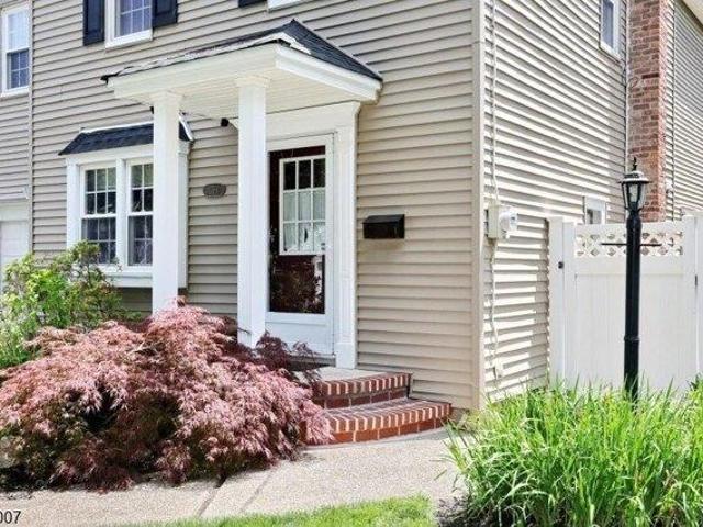House for sale in Paramus, New Jersey