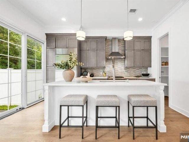 House for sale in Paramus, New Jersey