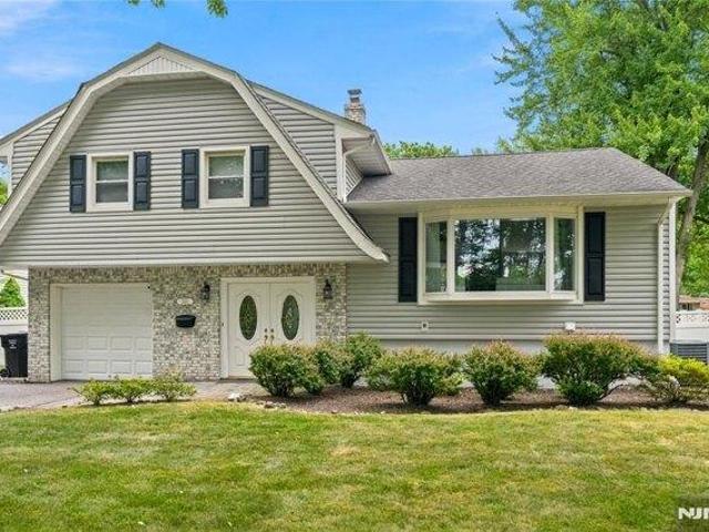 House for sale in Paramus, New Jersey