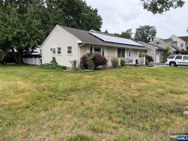 House for sale in Paramus, New Jersey