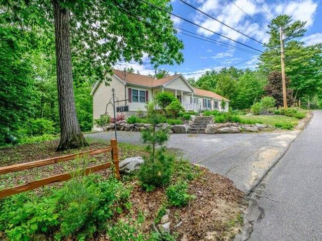 House for sale in Paris, Maine