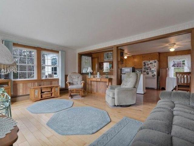 House for sale in Paris, Maine