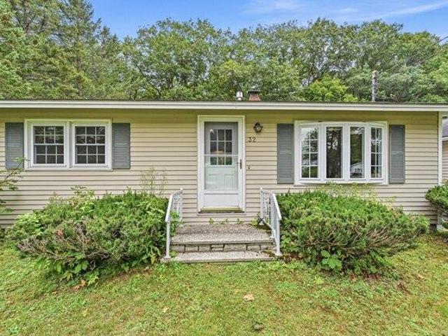 House for sale in Paris, Maine
