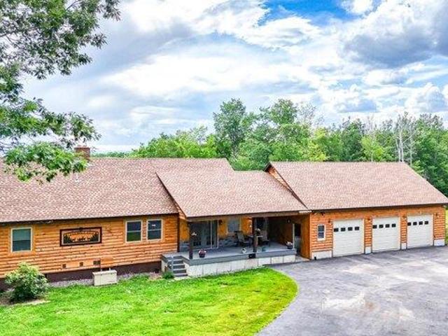 House for sale in Paris, Maine