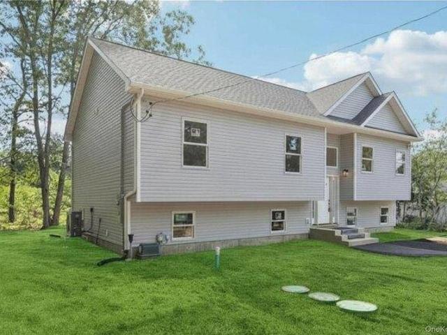 House for sale in Centereach, New York