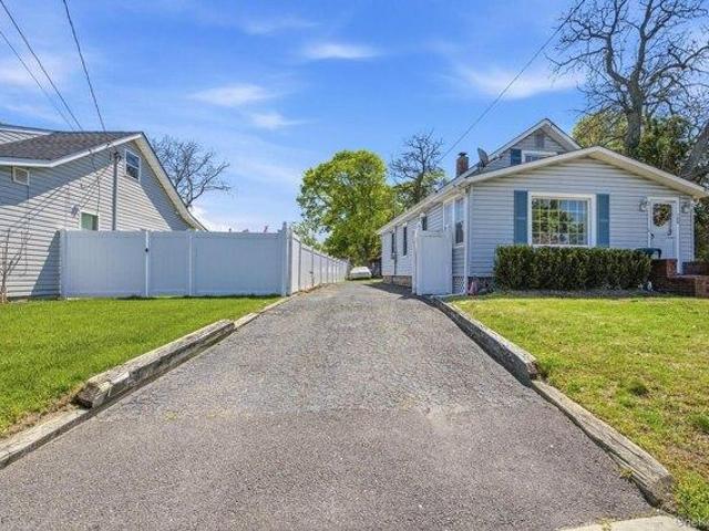 House for sale in Centereach, New York
