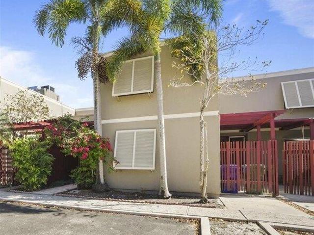 House for sale in Pembroke Pines, Florida