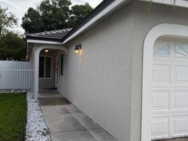 House for sale in Pembroke Pines, Florida