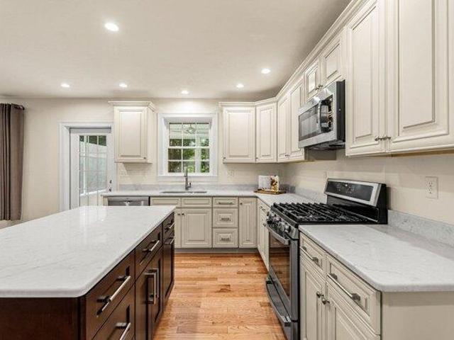 House for sale in Hovey Corner, Pepperell