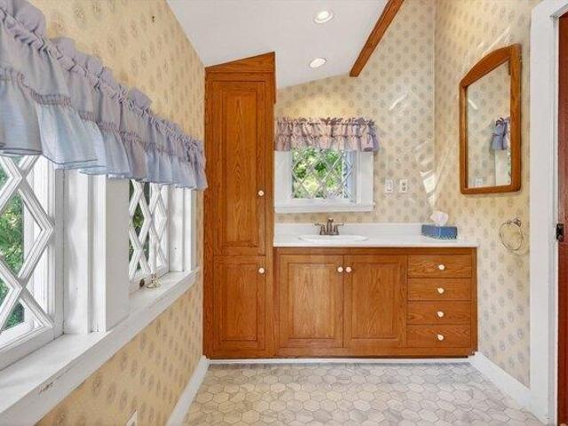 House for sale in Petersham, Massachusetts