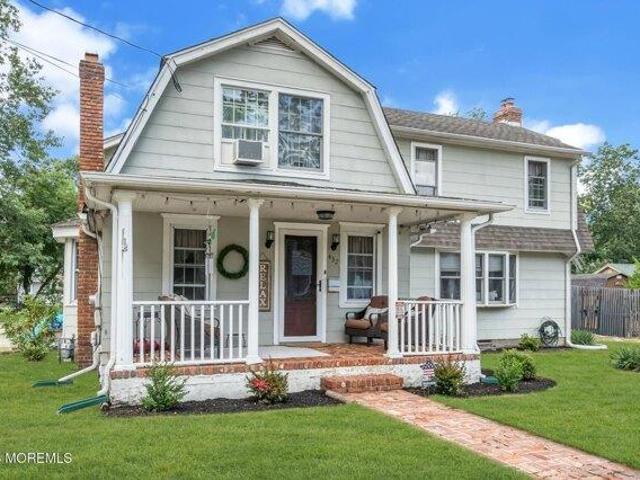 House for sale in Pine Beach, New Jersey