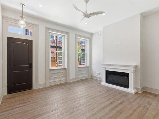 House for sale in Pittsburg, Pennsylvania