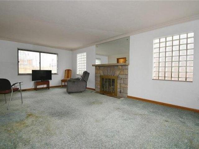 House for sale in Pittsburg, Pennsylvania