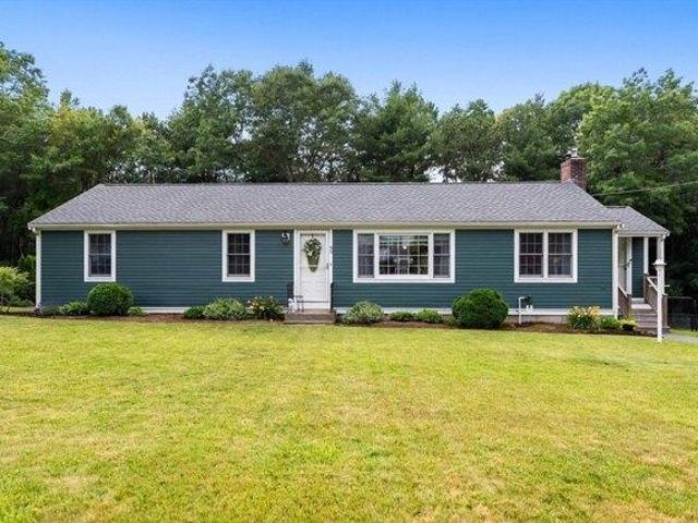 House for sale in Manomet, Massachusetts