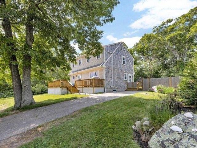 House for sale in Manomet, Massachusetts