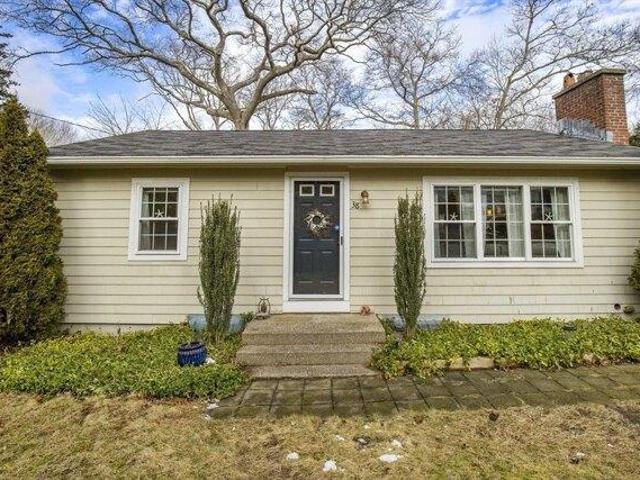 House for sale in Manomet, Massachusetts