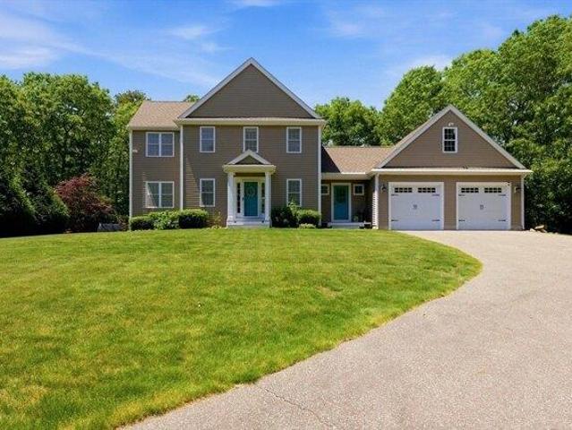 House for sale in Manomet, Massachusetts
