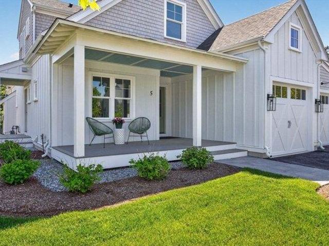 House for sale in Manomet, Massachusetts