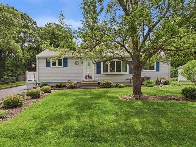House for sale in Manomet, Massachusetts