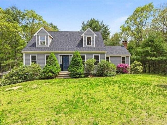 House for sale in Manomet, Massachusetts