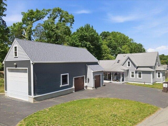 House for sale in Manomet, Massachusetts